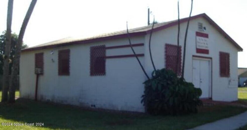 929 S Deleon Ave, Titusville, FL à vendre - Photo de l’immeuble – Image 3 sur 9