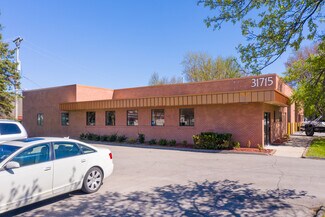 Plus de détails pour 31711-31715 W 8 Mile Rd, Livonia, MI - Industriel/Logistique à louer