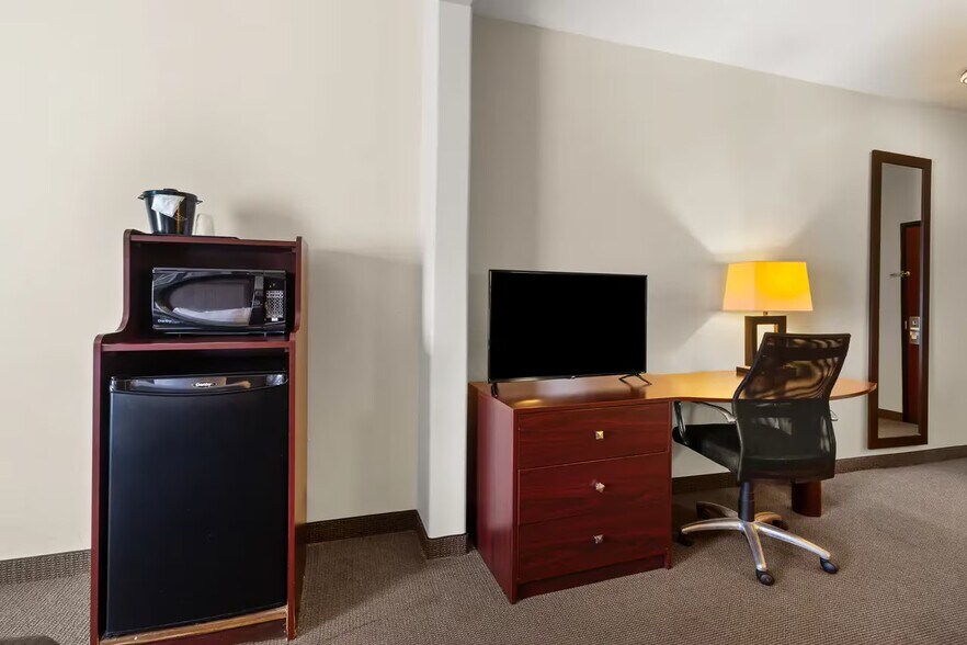 18150 McKay Dr, Humble, TX à vendre - Photo de l’immeuble – Image 2 sur 15