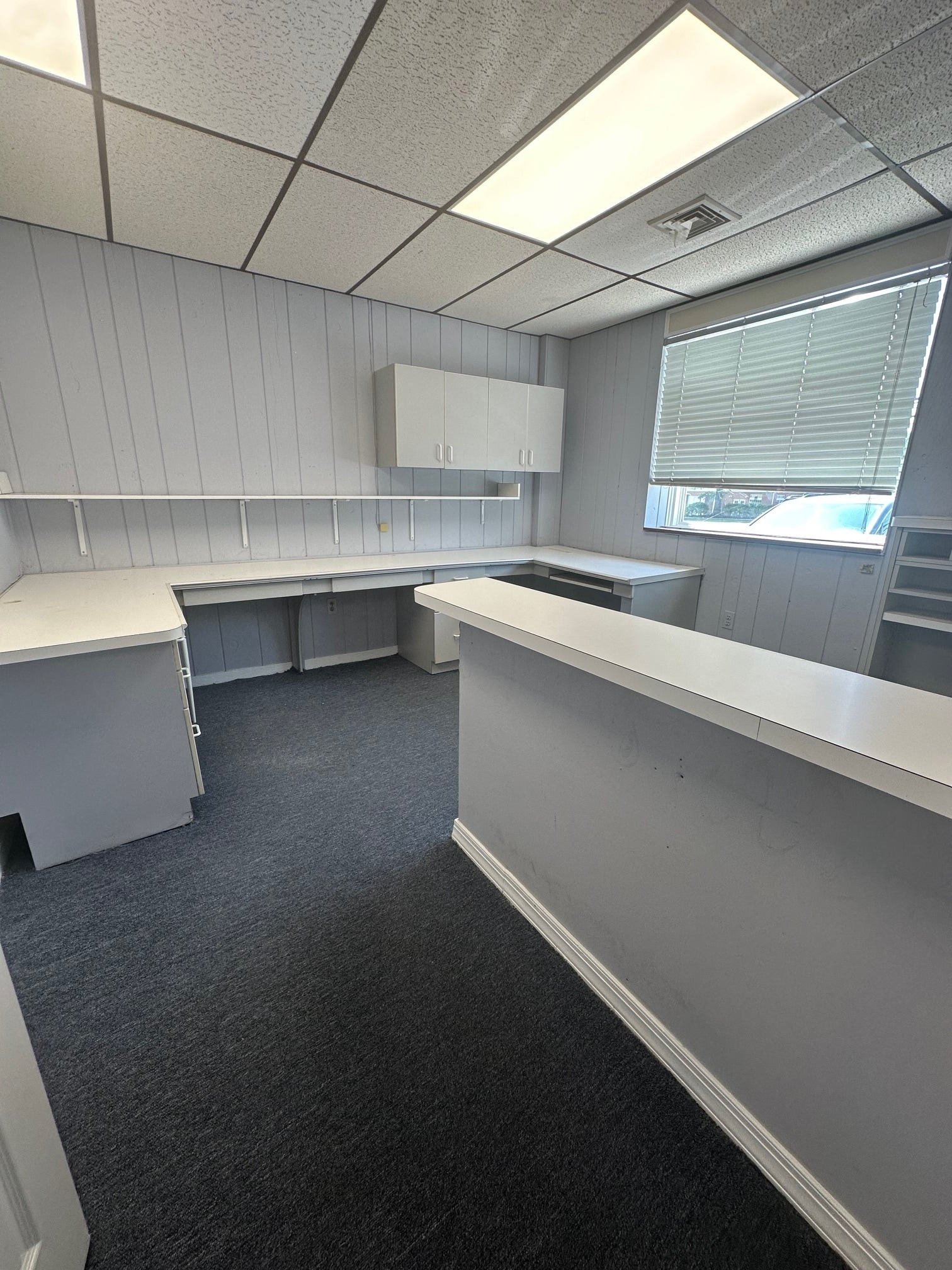 1804 Oak Tree Rd, Edison, NJ à louer Photo de l’immeuble– Image 1 sur 8