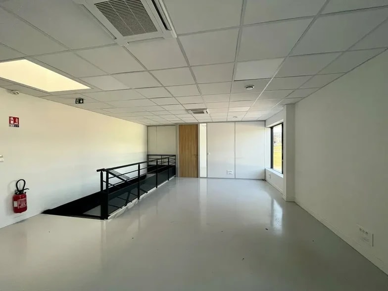 View Photo