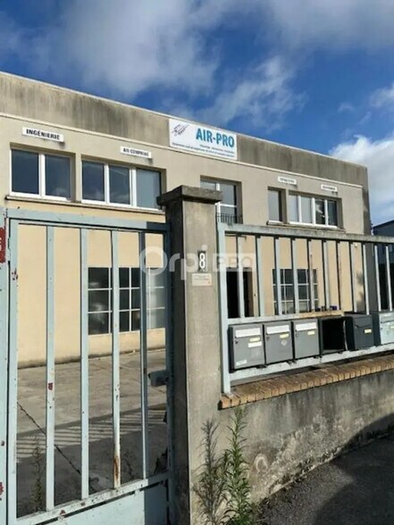 Local d’activités dans Reims à louer - Photo de l’immeuble – Image 2 sur 12