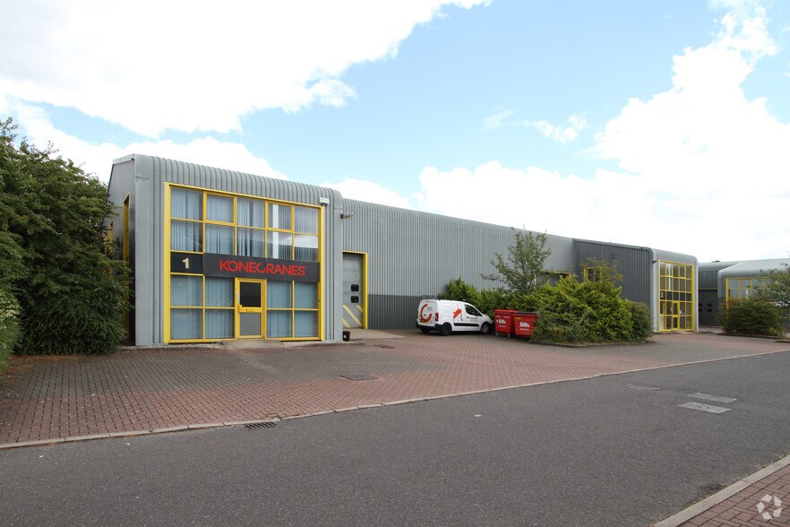 South Way, Andover à louer - Photo principale – Image 1 sur 4
