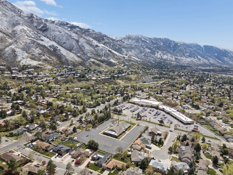 3455 Bengal Blvd blvd, Cottonwood Heights, UT à vendre - Photo de l’immeuble – Image 3 sur 3