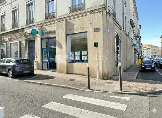 Plus de détails pour 200 Rue De La Republique, Villefranche-sur-Saône - Local commercial à louer