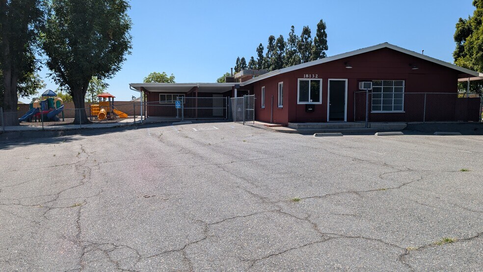 18132 Yorba Linda Blvd, Yorba Linda, CA à vendre - Photo de l’immeuble – Image 3 sur 4