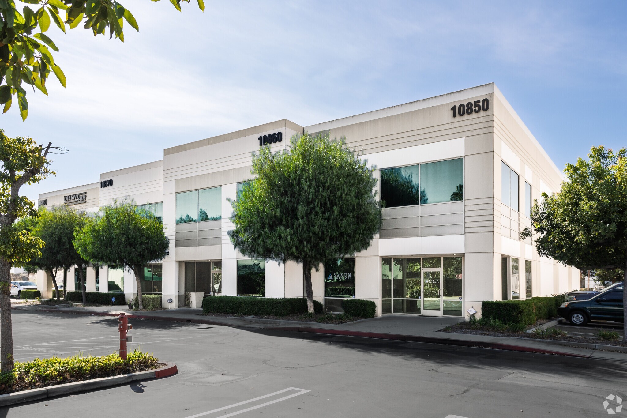 10850-10880 Walker St, Cypress, CA à vendre Photo principale– Image 1 sur 8