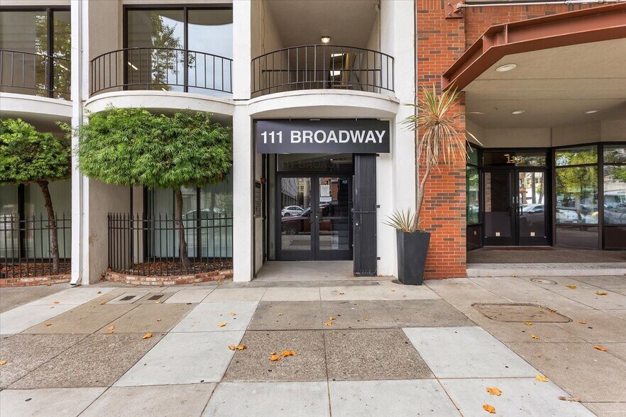111 Broadway, Oakland, CA à vendre - Photo de l’immeuble – Image 2 sur 40