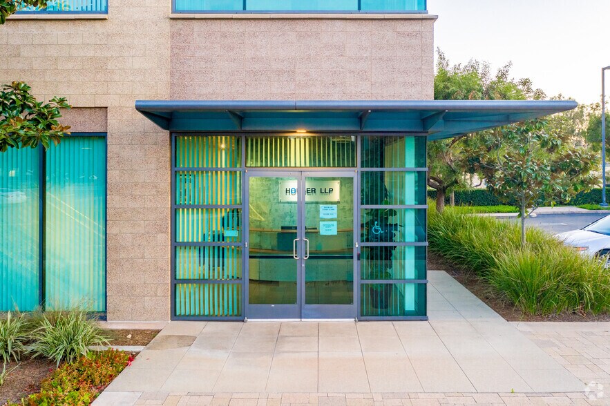 9960-9970 Research Dr, Irvine, CA à vendre - Photo de l’immeuble – Image 3 sur 7