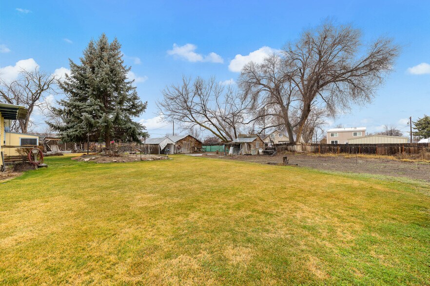 1411 S Fern St, Nampa, ID à vendre - Photo principale – Image 1 sur 44