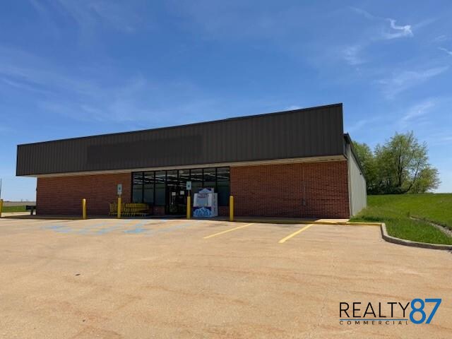 1510 Cedar St, Tipton, IA à vendre - Photo de l’immeuble – Image 2 sur 14