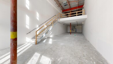 10704 120 St NW, Edmonton, AB à louer Numérisation 3D Matterport– Image 1 sur 3