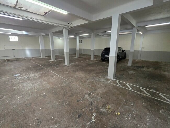 Plus de détails pour Local commercial à vendre