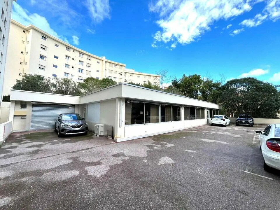 Local commercial dans Cannes à vendre Photo de l’immeuble– Image 1 sur 8