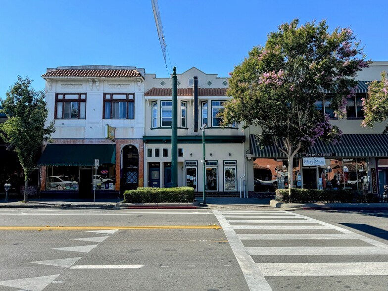 1515 Park St, Alameda, CA à vendre - Photo de l’immeuble – Image 3 sur 3