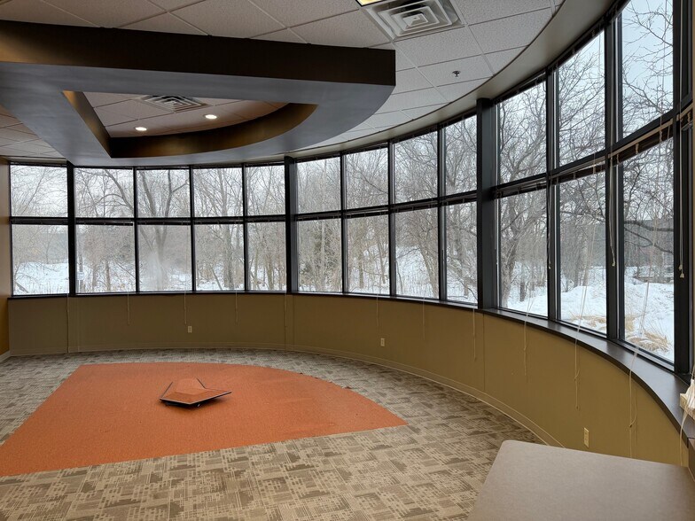 10025 Valley View Rd, Eden Prairie, MN à louer - Photo intérieure – Image 3 sur 8