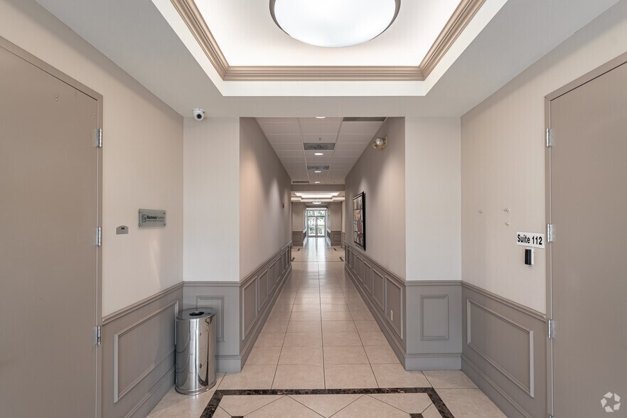 7800 Congress Ave, Boca Raton, FL à louer - Hall d’entrée – Image 3 sur 8