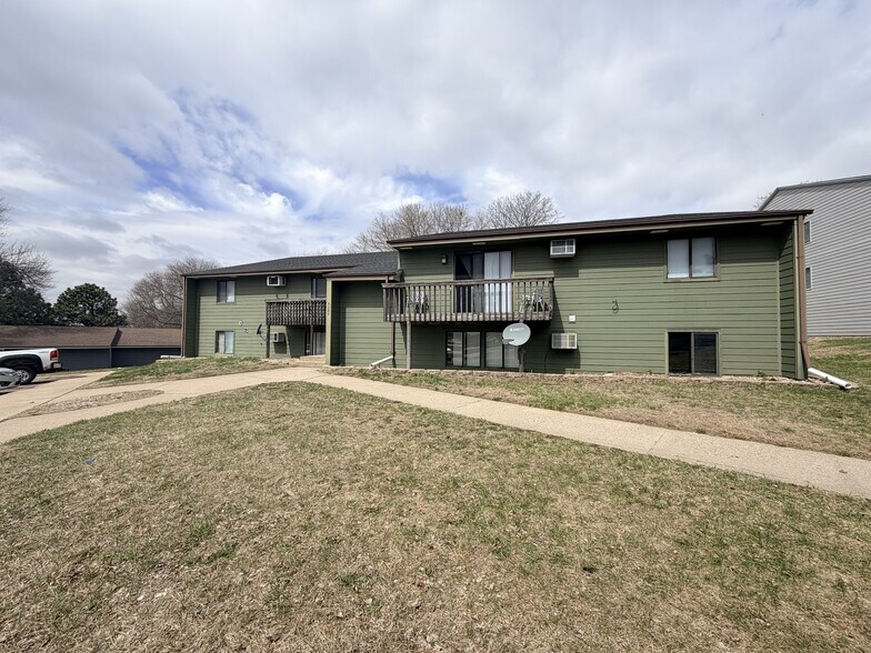 4304 E 26th St, Sioux Falls, SD à vendre - Photo de l’immeuble – Image 2 sur 8