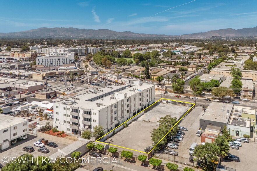 15226 Parthenia St, North Hills, CA à vendre - Photo de l’immeuble – Image 3 sur 8