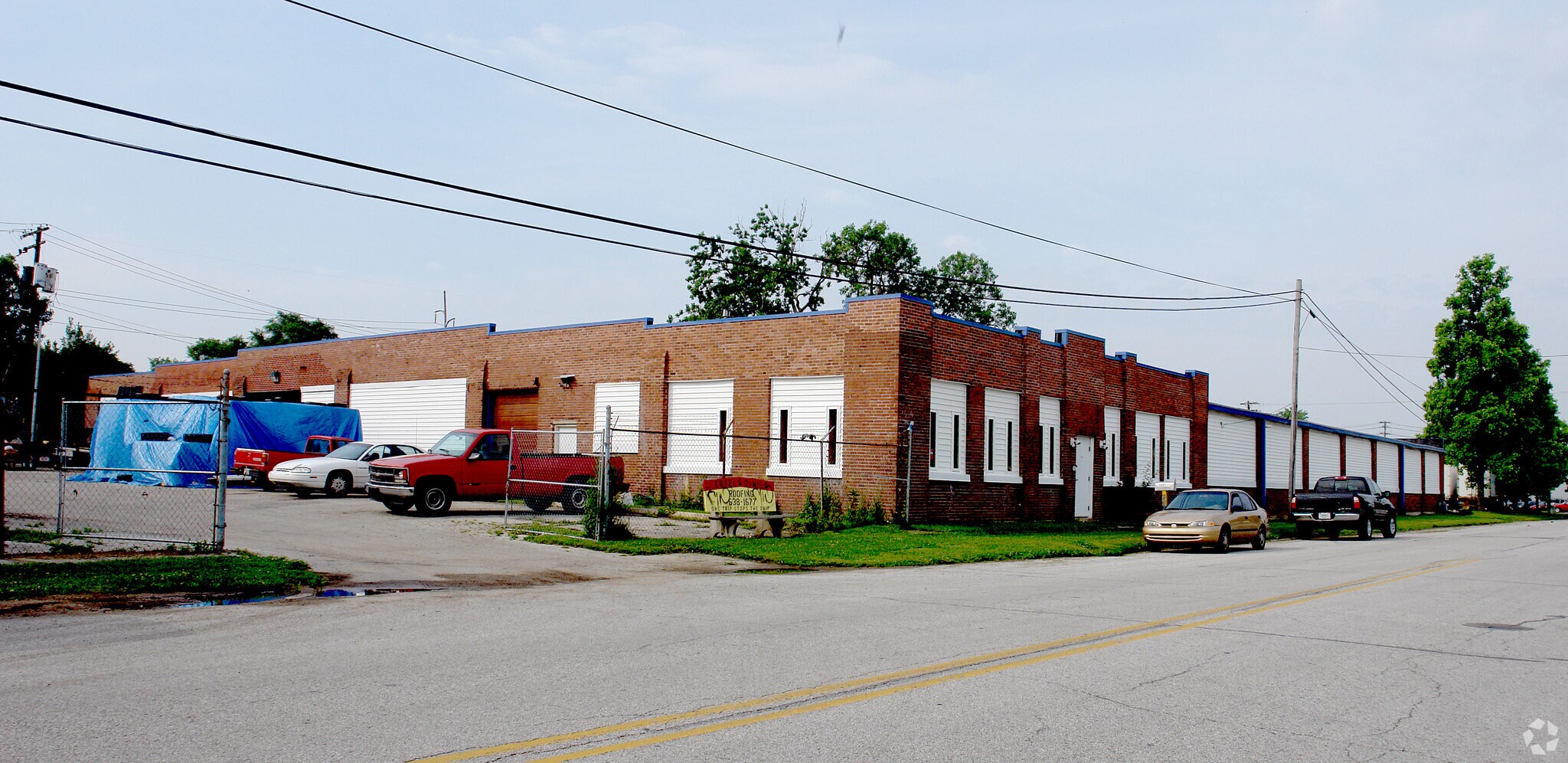 1351 E Roosevelt Ave, Indianapolis, IN à louer Photo principale– Image 1 sur 10