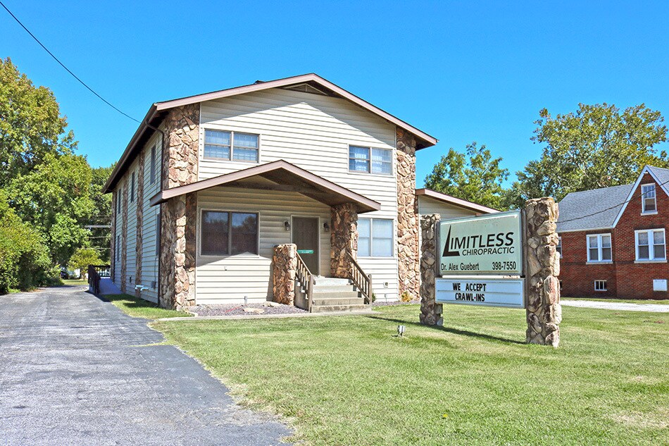 10513 Lincoln Trl, Fairview Heights, IL à vendre Photo de l’immeuble– Image 1 sur 15