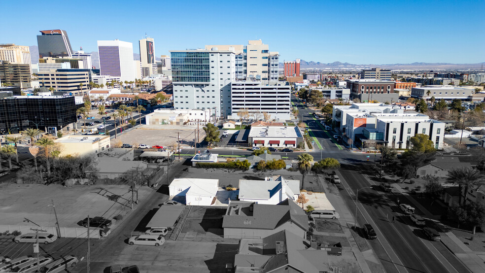 608 S 6th St, Las Vegas, NV à vendre - Photo de l’immeuble – Image 2 sur 47