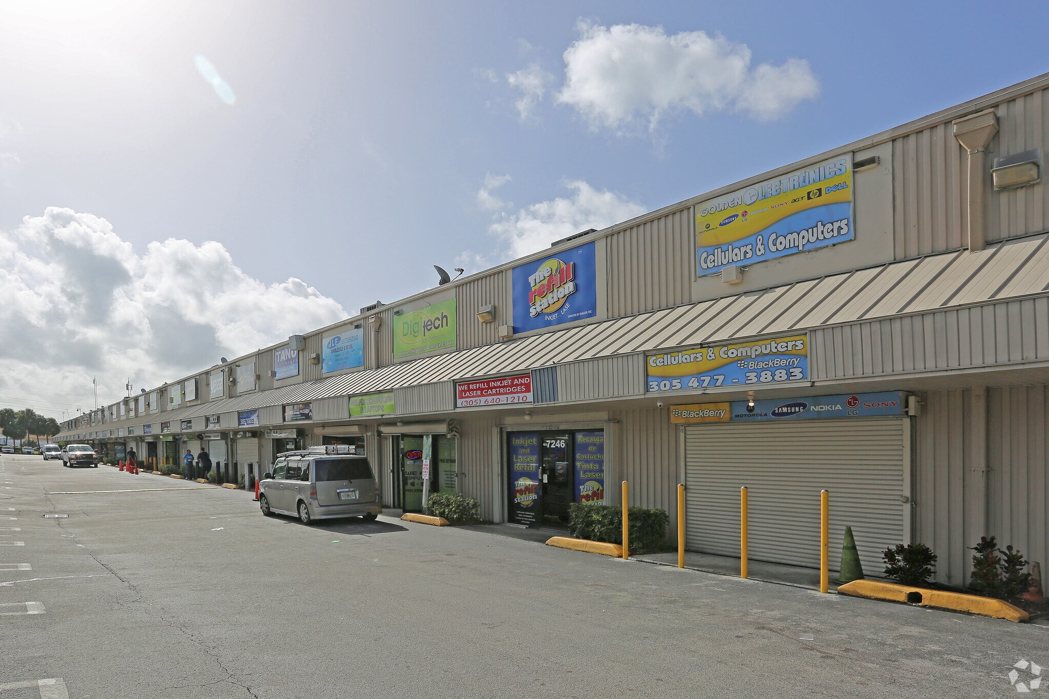 7200-7256 NW 31st St, Miami, FL à louer Photo de l’immeuble– Image 1 sur 6