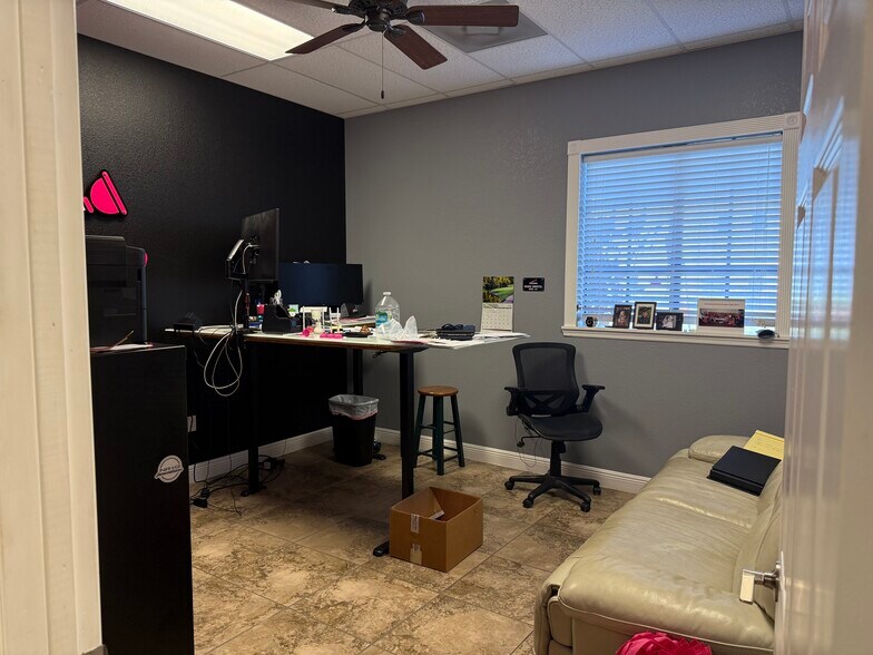 6381 Corporate Park Cir, Fort Myers, FL à louer - Photo de l’immeuble – Image 2 sur 29