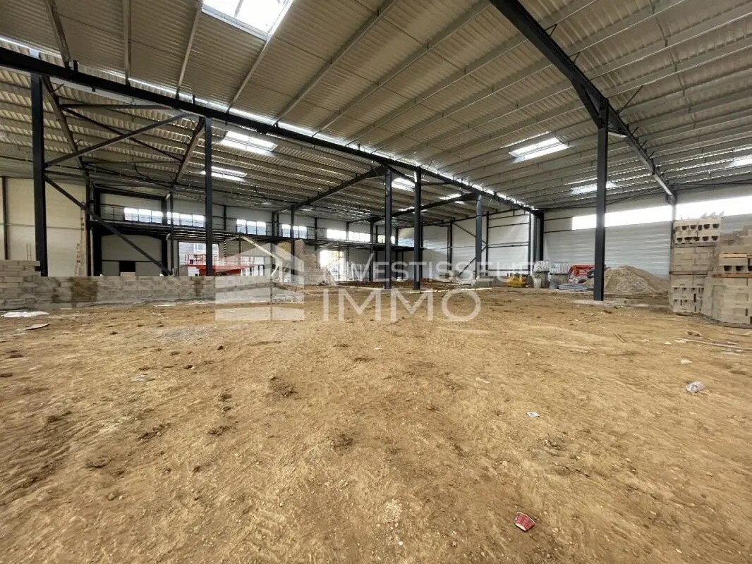 Local d’activités dans La Queue-en-Brie à louer Photo de l’immeuble– Image 1 sur 8