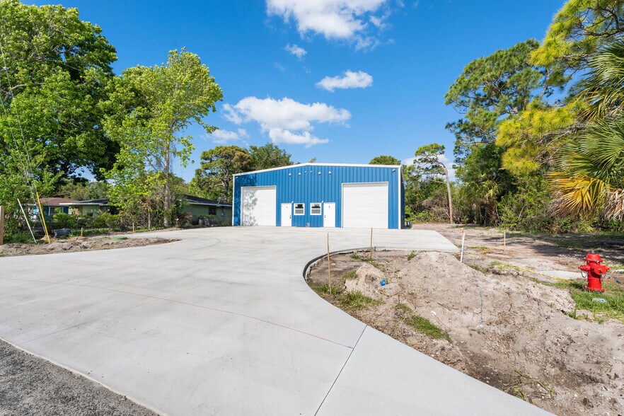 2933 Harson Way, Fort Pierce, FL à vendre - Photo de l’immeuble – Image 2 sur 24