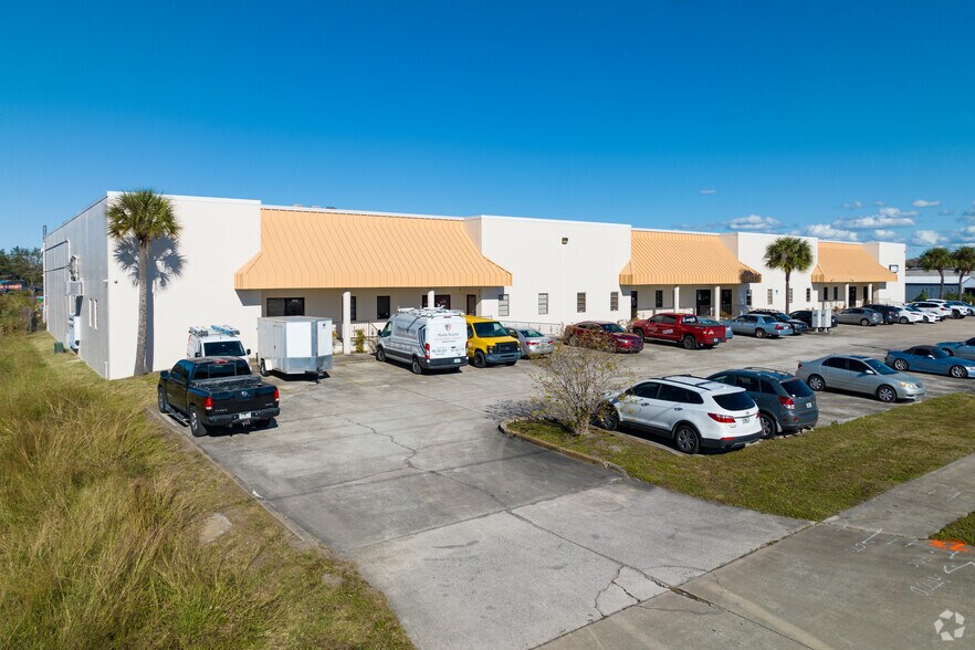1201-1223 Pine Ave, Orlando, FL à louer - Photo de l’immeuble – Image 2 sur 5