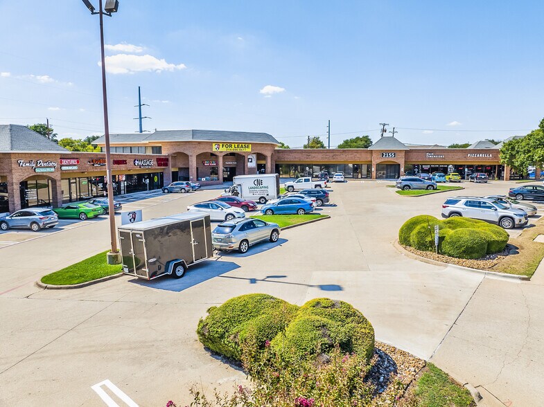 2155 Marsh Ln, Carrollton, TX à louer - Photo de l’immeuble – Image 3 sur 4