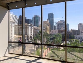225 Broadway, San Diego, CA à louer Photo intérieure– Image 2 sur 9