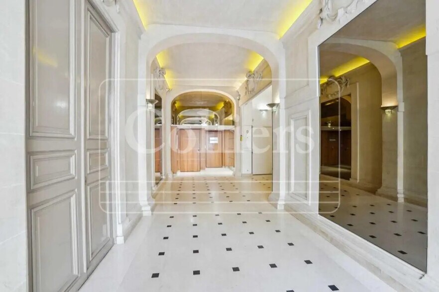29 Rue Du Louvre, Paris à louer - Photo de l’immeuble – Image 2 sur 20