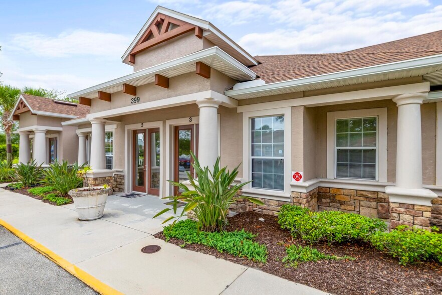 399 Palm Coast Pky SW, Palm Coast, FL à vendre - Photo de l’immeuble – Image 3 sur 15