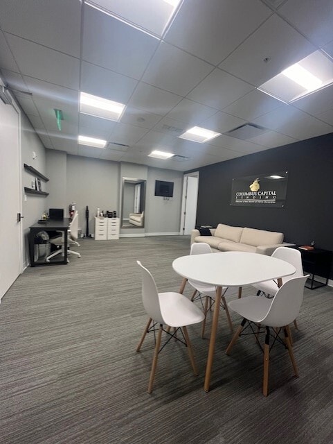 1695 NW 110th Ave, Miami, FL à louer Photo intérieure– Image 1 sur 4