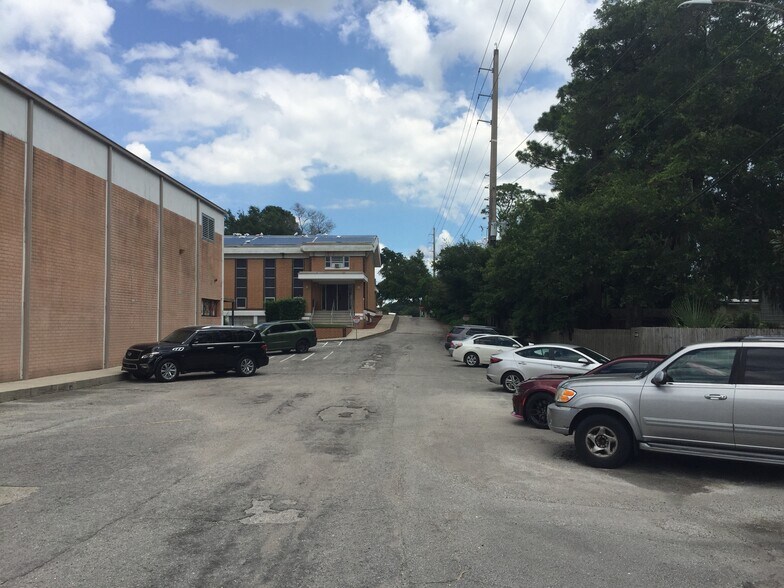 6612 Arlington Expy, Jacksonville, FL à louer - Photo de l’immeuble – Image 2 sur 78