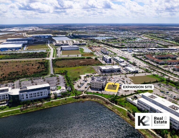 11380 SW Village Pky, Port Saint Lucie, FL à louer - Photo de l’immeuble – Image 3 sur 10