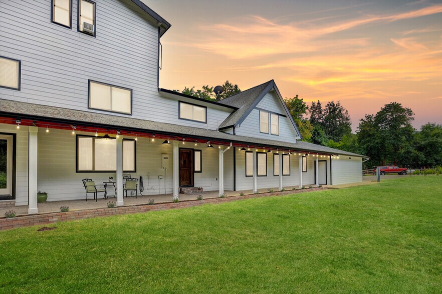 47266 SW Carpenter Creek Rd, Forest Grove, OR à vendre - Photo de l’immeuble – Image 2 sur 48