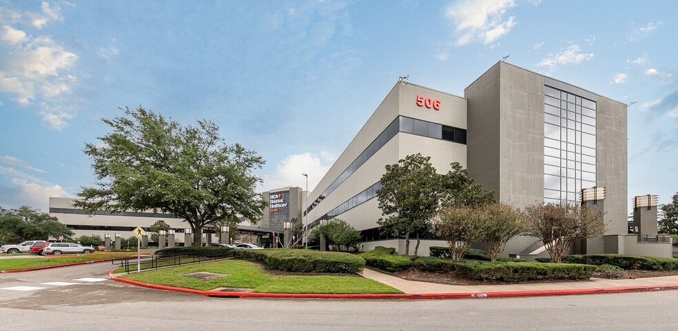506 Medical Center Blvd, Conroe, TX à louer - Photo principale – Image 1 sur 3