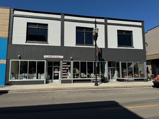 5716-5720 6th Ave, Kenosha, WI à vendre Photo de l’immeuble– Image 1 sur 4