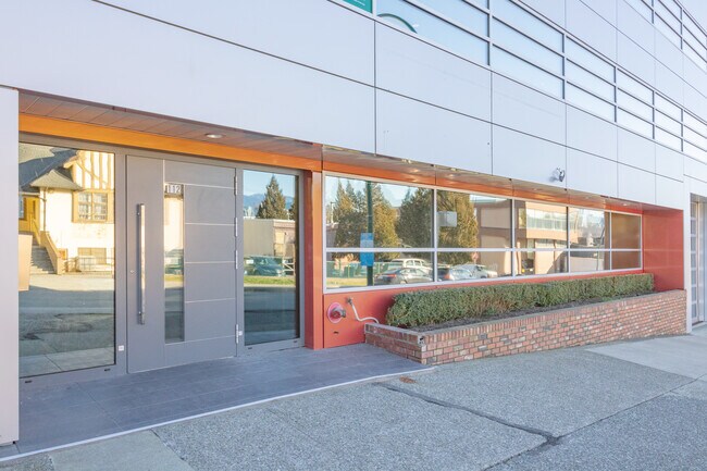Plus de détails pour 112 6th Av E, Vancouver, BC - Local d'activités à louer
