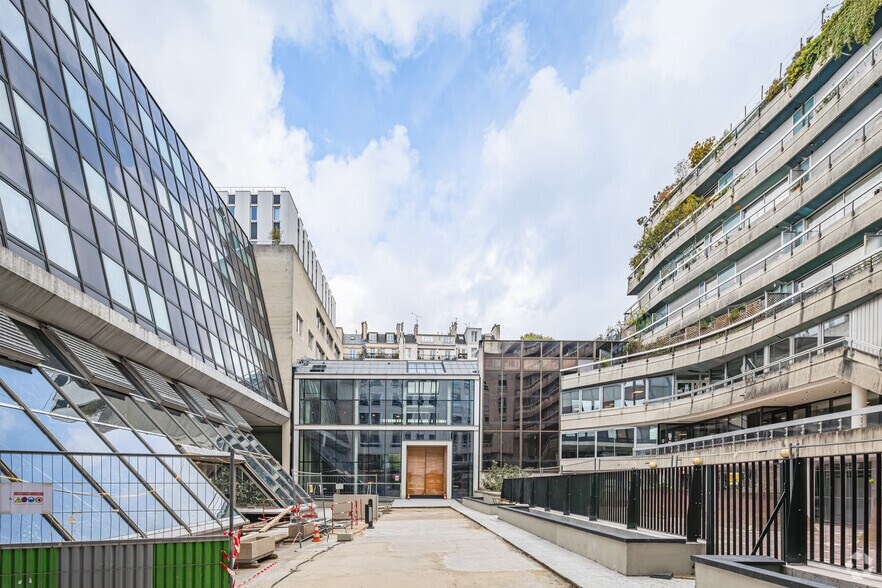 30 Bis Rue De Paradis, Paris à louer - Photo principale – Image 1 sur 4