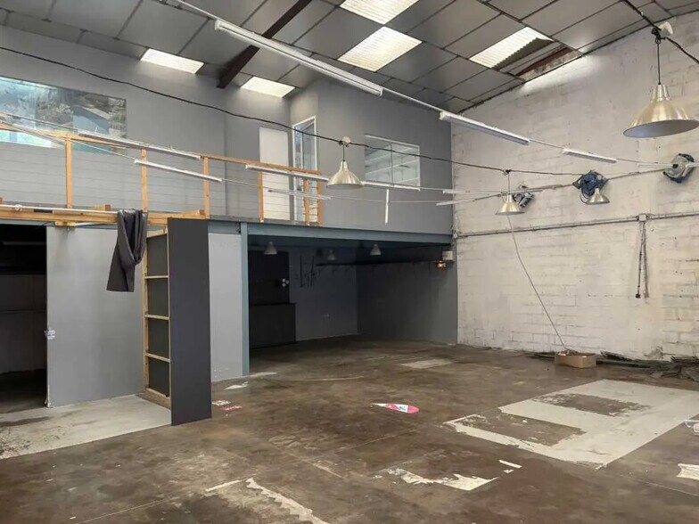 Local d'activités dans Villiers-sur-Marne à vendre - Photo de l’immeuble – Image 3 sur 8