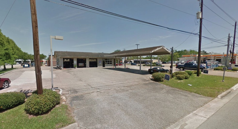 101 N Friendswood Dr, Friendswood, TX à louer - Photo de l’immeuble – Image 2 sur 5
