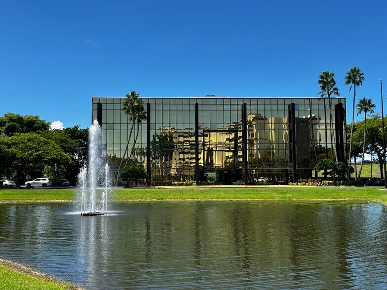 1800 S Australian Ave, West Palm Beach, FL à louer - Photo de l’immeuble – Image 3 sur 17
