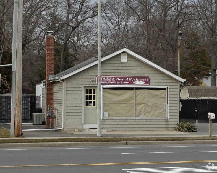 931 Rt-25a, Miller Place, NY à vendre - Photo de l’immeuble – Image 3 sur 21
