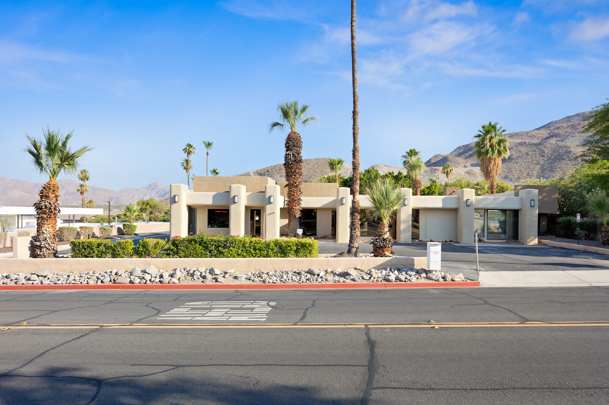 71956 Magnesia Falls Dr, Rancho Mirage, CA à vendre Photo de l’immeuble– Image 1 sur 30