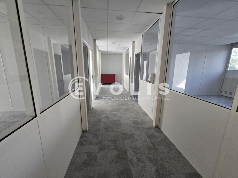 Bureau dans Palaiseau à louer - Photo intérieure – Image 3 sur 8