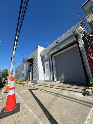 Plus de détails pour 182 Vermont Ave, Staten Island, NY - Local d’activités à vendre